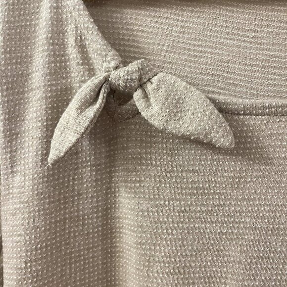 Talbots Beige Bow Detail T-Shirt – Size Medium, EUC - Picture 5 of 7